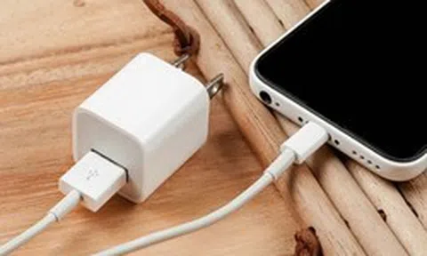 4 thói quen sạc pin tàn phá iPhone nhanh nhất