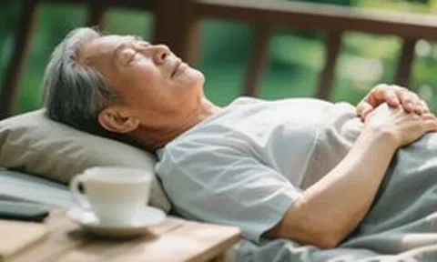 Quan niệm "ngủ trưa" 30 phút đã bị bác bỏ; một bác sĩ cho biết: Đối với người trên 70 tuổi, hãy cố gắng tuân thủ 4 quy tắc này khi ngủ