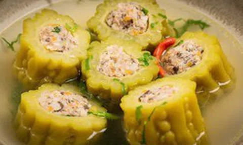 Bác sĩ dặn: Đừng bồi bổ vô tội vạ vào mùa hè, nhất định phải ăn "3 đắng, 3 đỏ" nếu muốn giải nhiệt, phòng bệnh