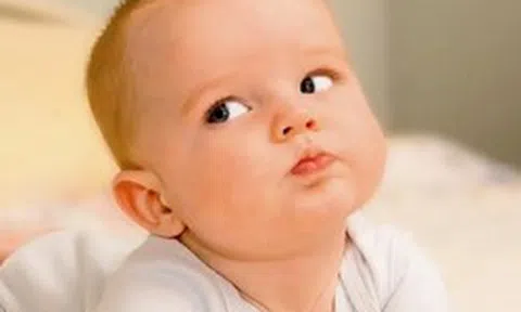 Trẻ thông minh từ khi sinh ra đã có 3 đặc điểm này, con sở hữu từ 2 cái trở lên thì bố mẹ nên mừng thầm