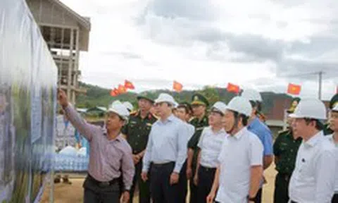Thủ tướng yêu cầu tăng tốc xây dựng trường nội trú, hoàn thành trước 30/8