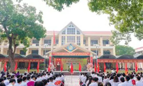 Phó hiệu trưởng bị tố sắp xếp giám thị giúp con gái thành thủ khoa khối D01 nói gì?