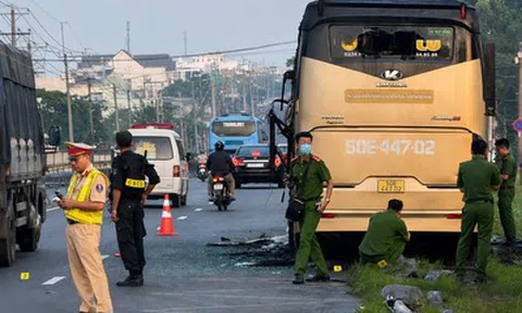 Điều tra nguyên nhân vụ cháy xe khách khiến 7 người tử vong