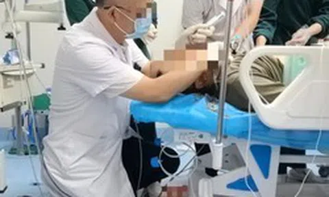 4 người một nhà cùng mắc ung thư phổi dù không ai hút thuốc, bác sĩ nhắc nhở 7 "thủ phạm" tưởng lạ mà quen