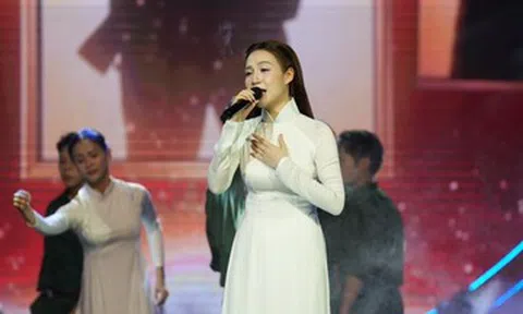 Nghẹn ngào tiếng hát Hòa Minzy và khoảng lặng bi tráng của 'Hàng bia trắng'