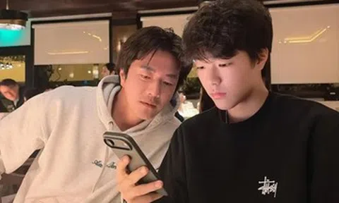 Con trai Kwon Sang Woo 'Bản tình ca buồn' tuổi 17 cao 1,82m, giống cha như đúc