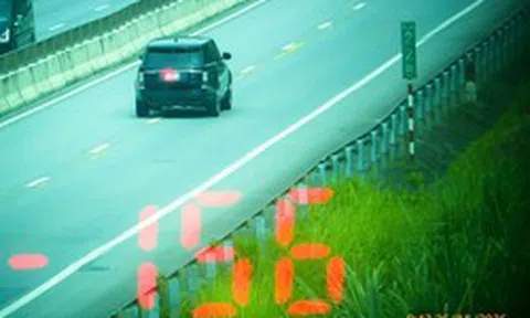 Xử phạt nữ tài xế chạy 156 km/h trên cao tốc Nội Bài - Lào Cai