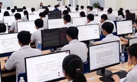 Dự kiến từ 2027 thi tốt nghiệp THPT trên máy tính tại nơi đủ điều kiện