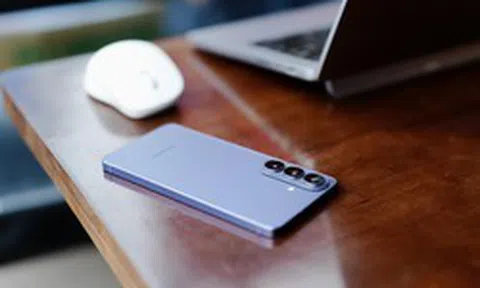 Đi làm, cà phê, du lịch: Gần 4 tháng qua đã mang theo Galaxy S26+ đến mọi nơi