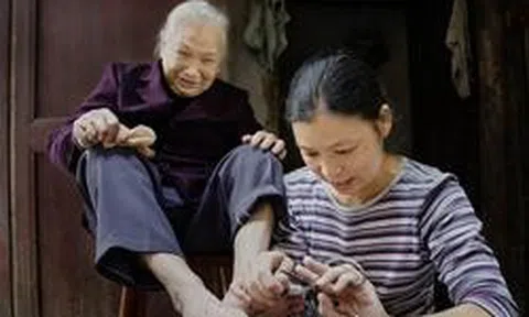 3 chi tiết nhỏ chỉ ra: Con bạn thật lòng hiếu thảo với cha mẹ hay chỉ giả dối!