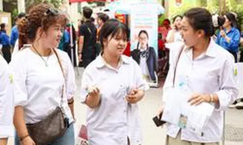 Dự báo điểm chuẩn 2026: Nhiều ngành giảm nhẹ, khối Sức khỏe 'ngược dòng'