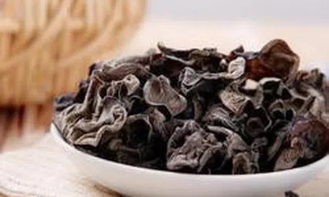 Thực phẩm quen thuộc gia đình nào cũng có: Bác sĩ cảnh báo đừng ngâm quá lâu vì sẽ sinh 1 độc tố, WHO lo ngại ngộ độc và tử vong