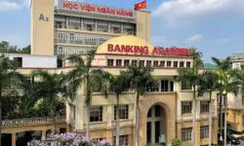 Một trường đại học ở Hà Nội vừa ghi nhận hiện tượng chưa từng có trong lịch sử: Dự báo điểm chuẩn những ngành hot năm nay sẽ tăng cao!