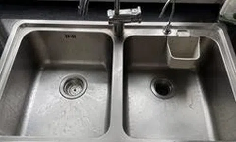 Vì sao ngày càng nhiều gia đình không còn dùng chậu rửa bát đôi? 2 thiết kế đang dần trở thành xu hướng mới