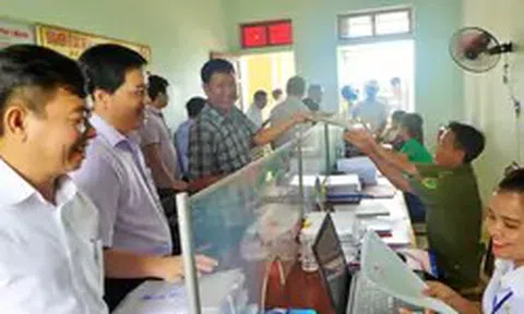 Bộ Nội vụ đang nghiên cứu, tiếp tục đề xuất chính sách tiền lương cho cán bộ, công chức