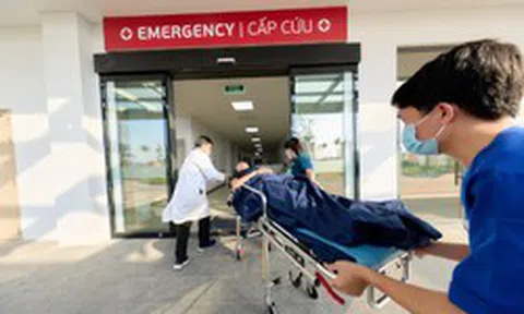 Hết lo vượt biển chữa bệnh, người dân Phú Quốc tiếp cận y tế chất lượng cao với bác sĩ tuyến cuối