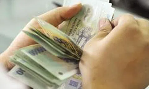 Công an điều tra giao dịch 23.940.000 đồng lúc 12 giờ 20 phút ngày 22/7/2026 của thanh niên SN 1997, một người cùng tuổi được mời tới làm việc