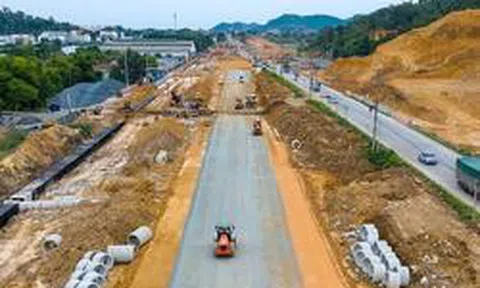 Trên công trường xây dựng cao tốc Đại lộ Thăng Long nối quốc lộ 21 với cao tốc Hà Nội - Hòa Bình: Nỗ lực tăng tốc về đích