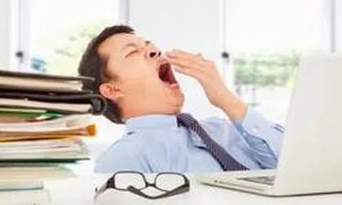 Vì sao ngủ đủ giấc cơ thể vẫn mệt rã rời? Chuyên gia Nhật Bản chỉ rõ 3 sai lầm nhiều người mắc ngay trong bữa ăn