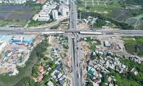 Nút giao 4 tầng giải cứu kẹt xe ở TP.HCM tiếp tục lỡ hẹn