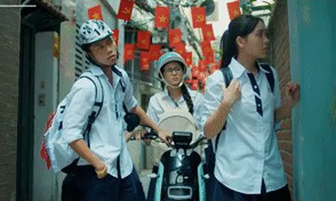 'Mùa hè năm ấy' tập 3: Khánh chứng kiến cảnh gia đình Phương bị họ hàng đòi nợ