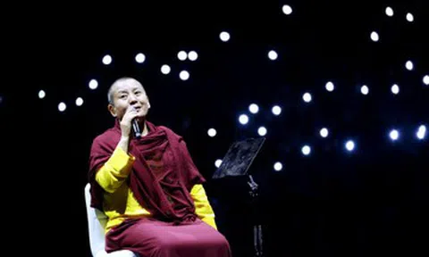 Sư cô Ani Choying Drolma, người hát thiền ca huyền thoại trở lại Việt Nam