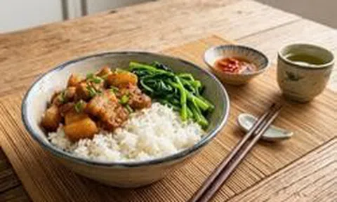 Tưởng ăn cơm buổi sáng sẽ 'nặng bụng', chuyên gia dinh dưỡng nói điều bất ngờ