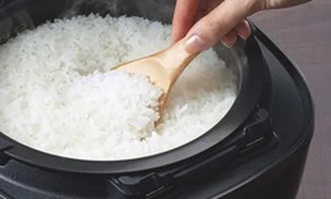 Lời khuyên cho những người rút phích cắm nồi cơm điện ngay khi cơm chín