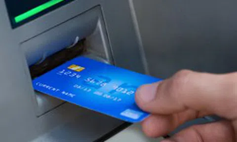 Vì sao thẻ ATM có thời hạn lên tới 10 năm?