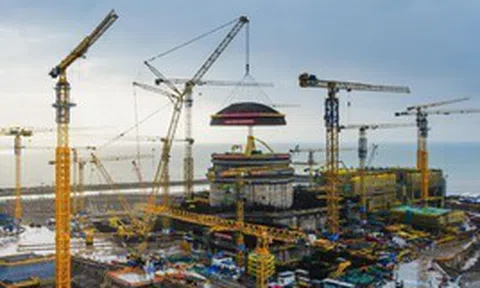 Phát hiện Trung Quốc nâng khối thép đường kính 45m, nặng 270 tấn lên cao 20 tầng, xoay vào đúng vị trí với sai số chỉ 6mm: Bí mật trên đỉnh lò phản ứng hạt nhân dần lộ diện