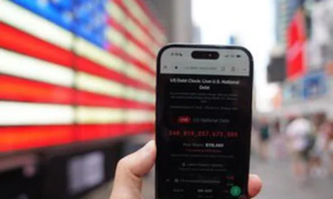 Nợ công vượt 40.000 tỷ USD, nghịch lý khiến người Mỹ “lạnh sống lưng”