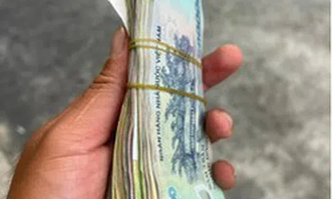 Công an xác minh số tiền 10.000.000 đồng nằm lăn lóc bên đường