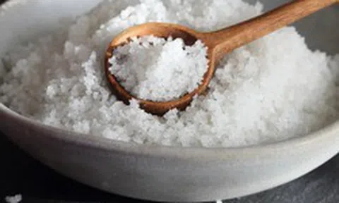 5 lý do vì sao nhiều gia đình đặt bát muối ở các góc nhà