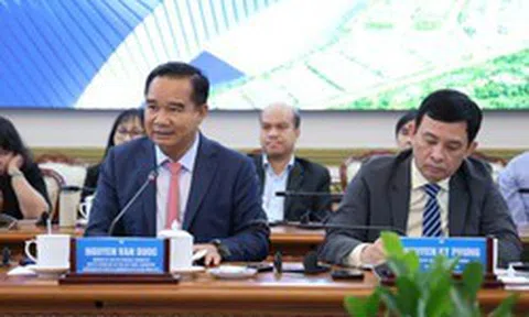 'Một cửa nhưng doanh nghiệp vẫn phải đi qua nhiều ngách' - Chủ tịch TP.HCM xin lỗi nhà đầu tư