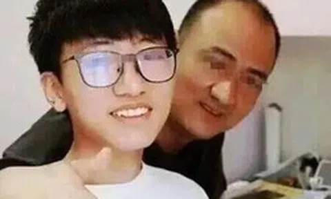 Cả nhà mừng rỡ mở tiệc ăn mừng con đỗ đại học, sự cố sau đó khiến gia đình “muối mặt”