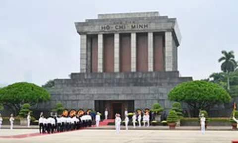 Tặng 45.000 suất quà cho du khách đến thăm Lăng Chủ tịch Hồ Chí Minh dịp 2/9