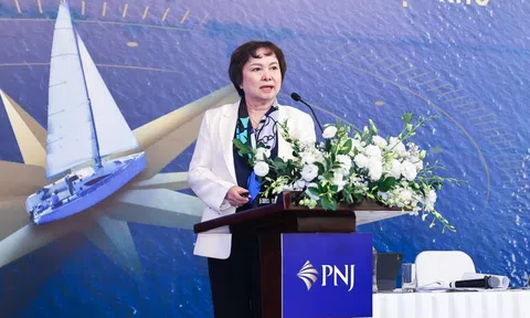 Cổ phiếu PNJ 'cháy hàng' sau tin mới về vụ buôn lậu kim cương