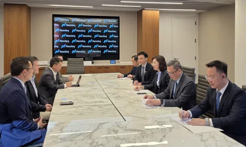 Chủ tịch Ủy ban Chứng khoán Việt Nam làm việc với Phó chủ tịch Nasdaq