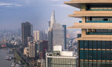 Hà Nội và TP.HCM 'chạy nước rút' để tăng trưởng cả năm vượt 10%
