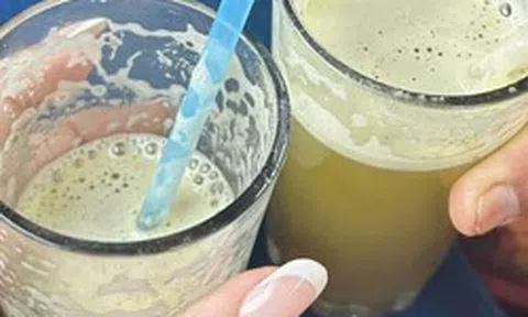 Ngày càng nhiều người tử vong vì suy thận, bác sĩ nhắc: 4 loại nước uống càng nhiều thận càng nhanh "hỏng"