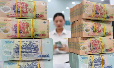 So kè Home Credit, HD SAISON, FE Credit: Ai kiếm nhiều tiền hơn?