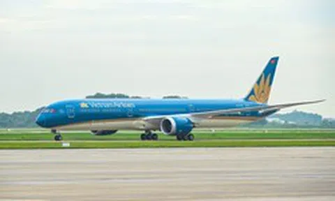 Sáng nay - 1/9, sân bay Tân Sơn Nhất ghi nhận một máy bay của Vietnam Airlines thực hiện nhiệm vụ đặc biệt hạ cánh