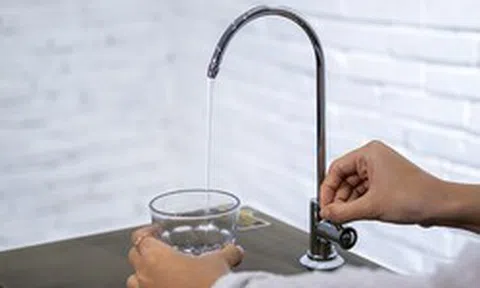 Có nên rút điện máy lọc nước vào ban đêm không? Thì ra bấy lâu rất nhiều người hiểu sai