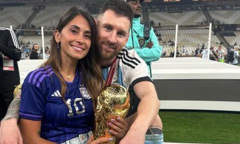 Messi giã từ đội tuyển Argentina, vợ người mẫu kể những ngày chồng 'đau đớn, gục ngã'