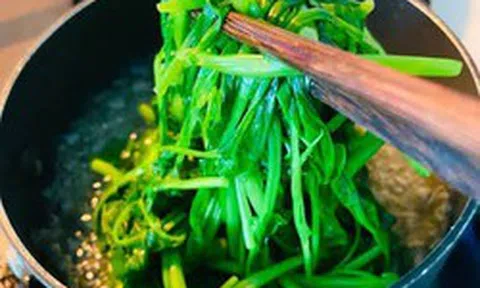 Có nên cho hạt nêm vào khi luộc rau?