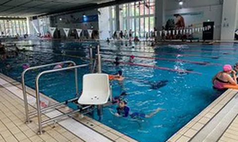 Cô gái mọc hơn 20 nốt mụn cóc khắp cơ thể, nguồn lây nhiễm là nơi không ai ngờ tới, có người còn tiếp xúc hàng ngày