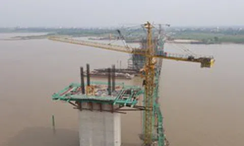 Sản lượng thi công cầu Hồng Hà trên đường Vành đai 4 đạt hơn 45%