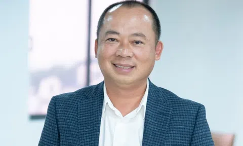 Sếp Điện Máy Xanh bán cổ phiếu MWG, mua thêm DMX