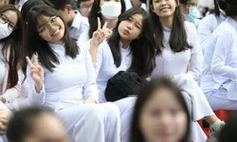 Khai giảng nghĩa là gì?
