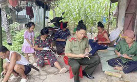 Điều kỳ diệu từ những đôi đũa tre trong "xóm chạy thận" của chàng Thượng sĩ Công an trẻ